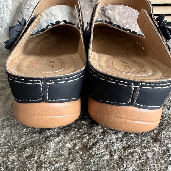 NWOT Luo ge Floral Women's Shoes - Picture 5 of 9